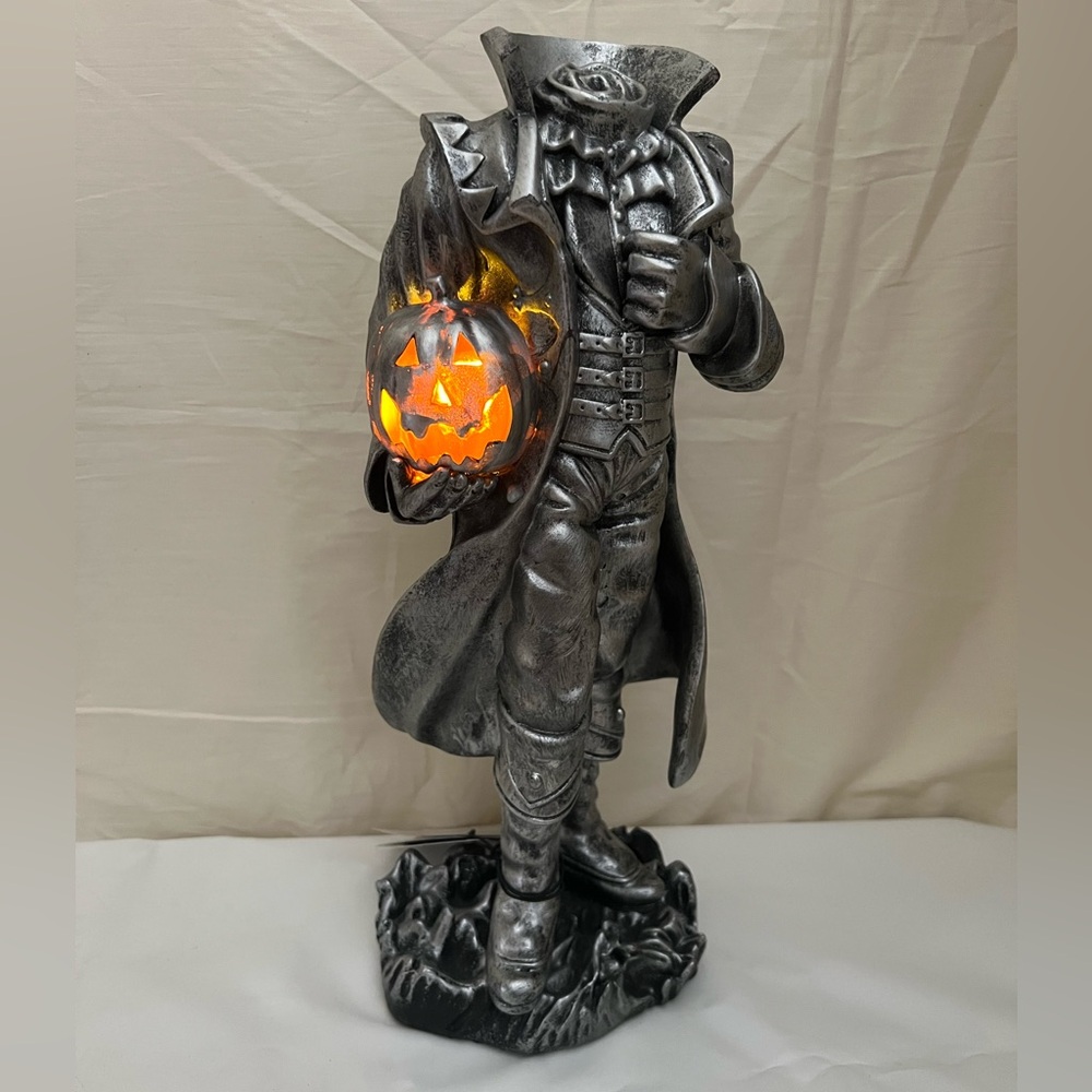 Halloween 15" Sleepy Hollow Headless Horseman Soldier Knight Light Up Statue NWT